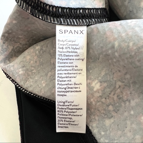 SPANX Snakeskin Print Faux Leather Legging - Picture 14 of 15